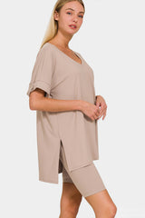 Zenana T-Shirt und Shorts-Set in voller Größe mit V-Ausschnitt und kurzen Ärmeln und Schlitz