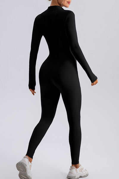 Aktiver Jumpsuit mit Stehkragen und halbem Reißverschluss