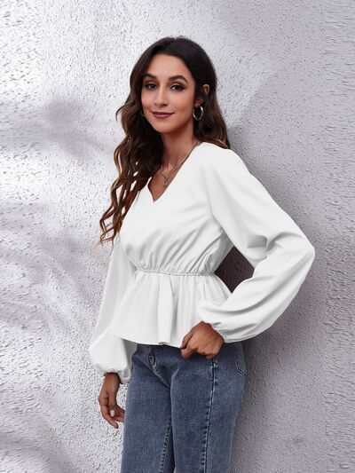 Bluse mit V-Ausschnitt, Ballonärmeln und Schößchen
