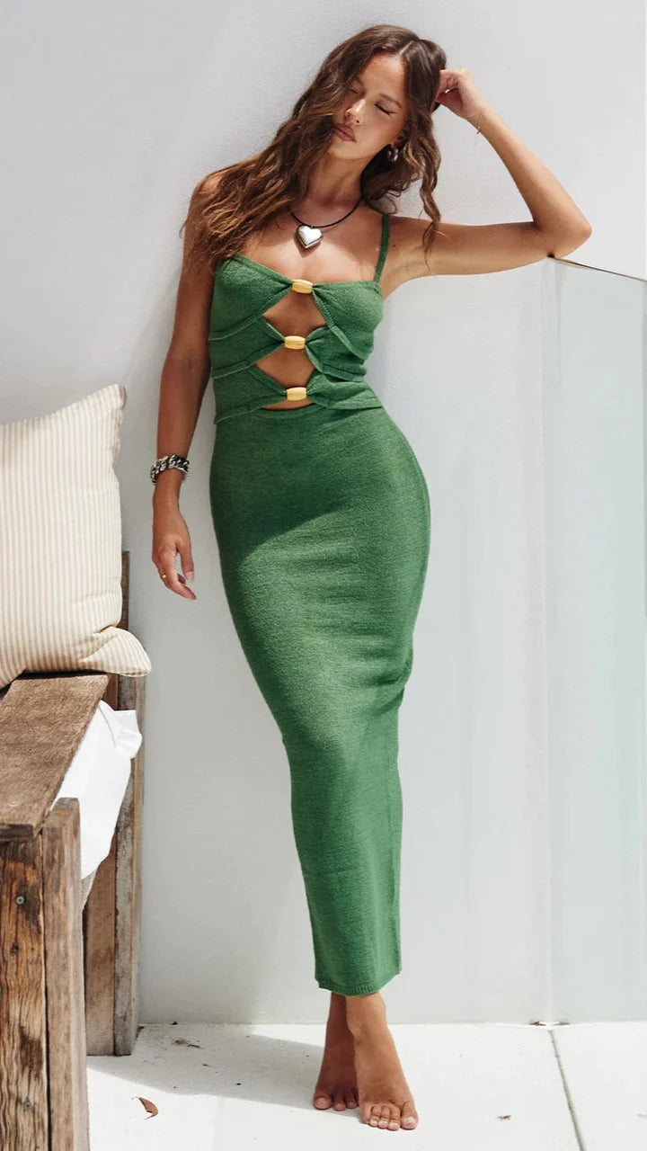 Olivgrünes, figurbetontes Midikleid aus Strick