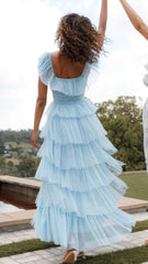 Hellblaues Midikleid aus Tüll