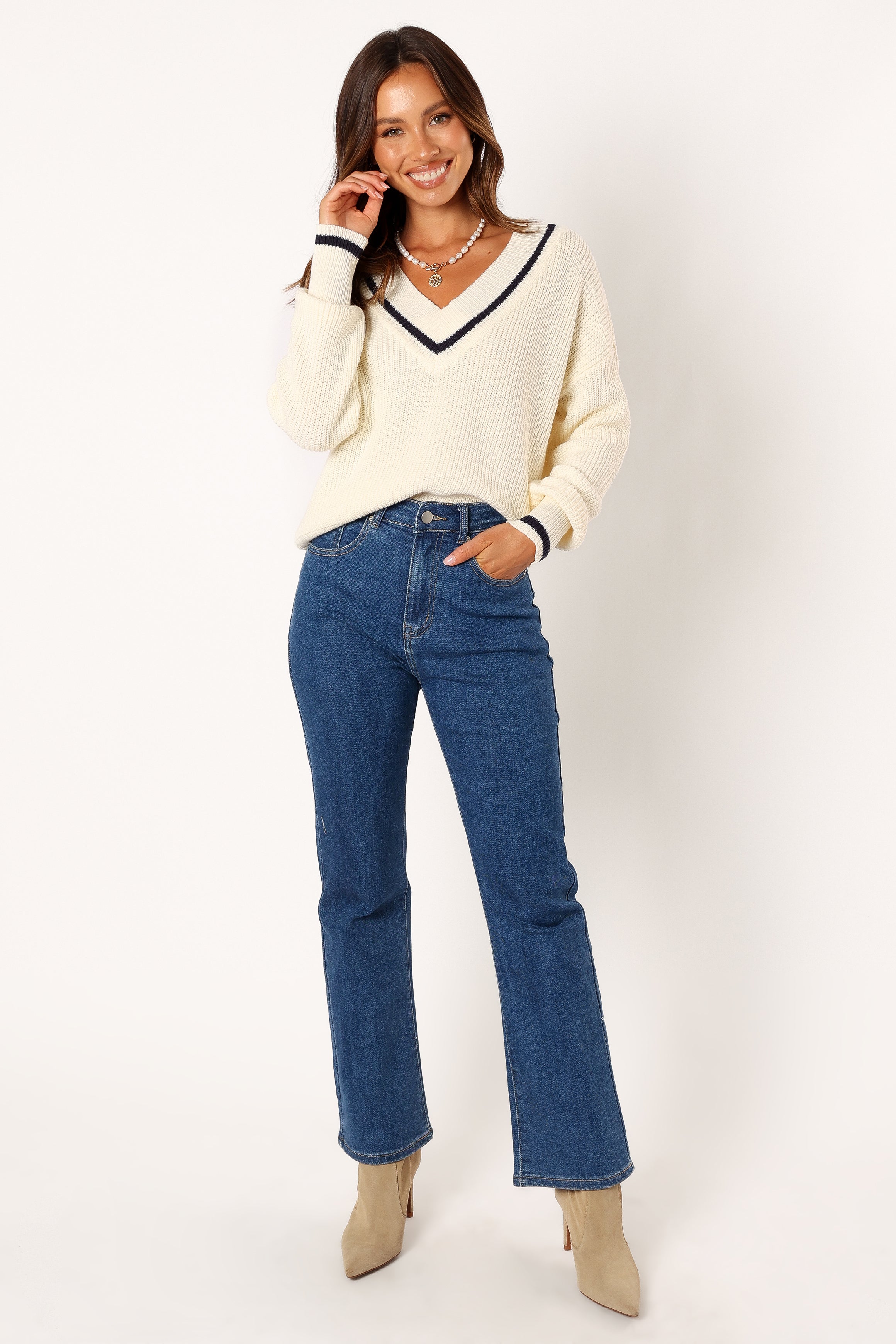 Dominique Contrast Vneck Knit Sweater - Ivory/Navy