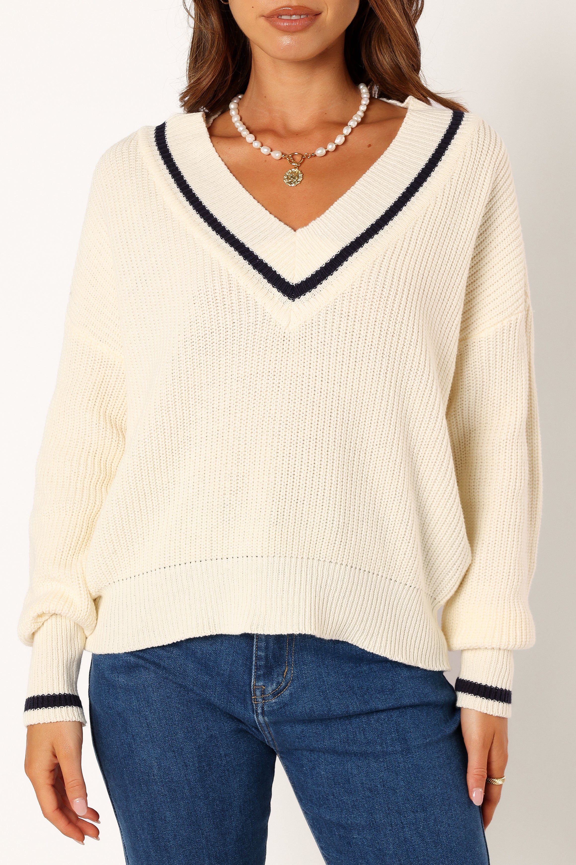 Dominique Contrast Vneck Knit Sweater - Ivory/Navy